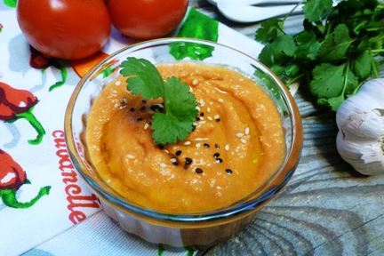 Хумус с запеченным перцем и медом