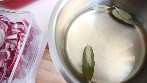 ШАГ 5. маринованная сельдь с брусникой