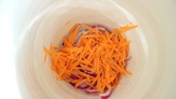 ШАГ 7. маринованная сельдь с брусникой