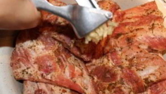 ШАГ 2. маринованные свиные ребрышки