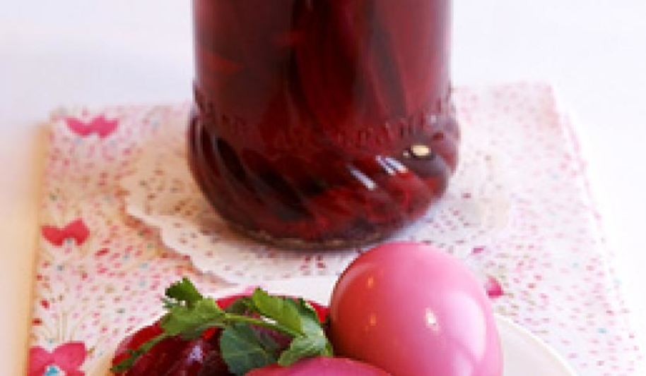Рецепт маринованные яйца со свеклой и луком