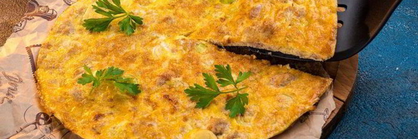 Ароматная фриттата с тунцом