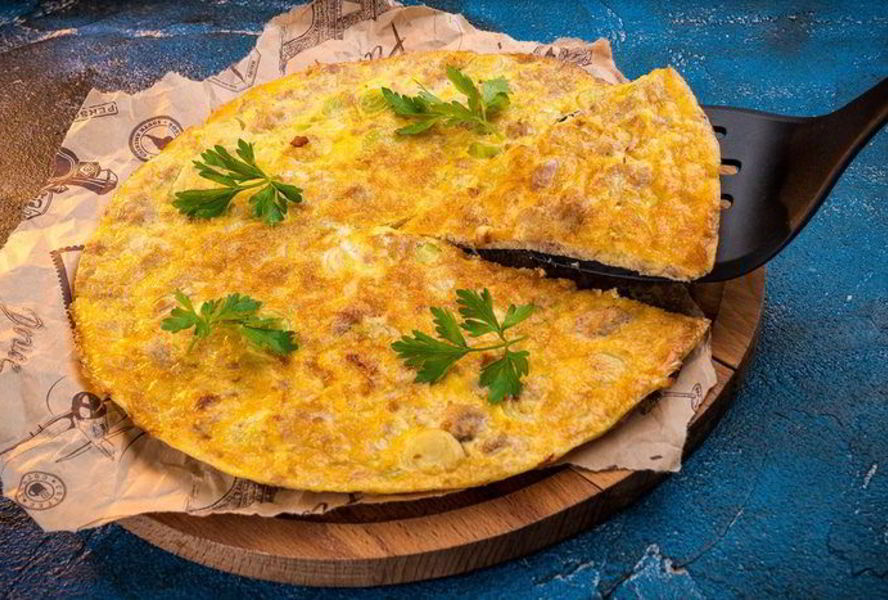 Ароматная фриттата с тунцом