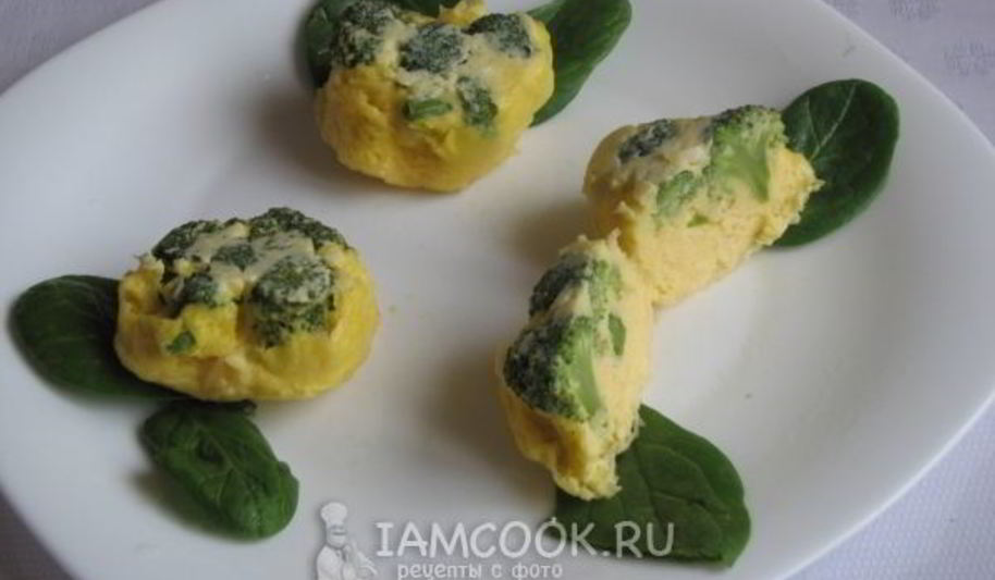 Рецепт брокколи в сырном омлете с чесноком