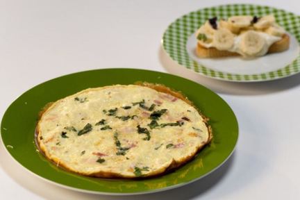 Фриттата с беконом и луком-пореем