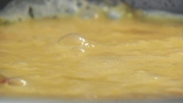 ШАГ 2. фриттата с беконом и луком-пореем