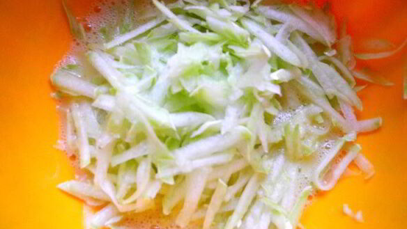 ШАГ 2. фриттата с кабачком и сыром