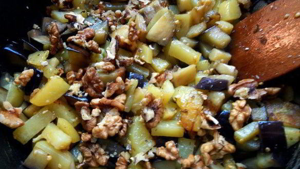 ШАГ 2. фриттата с картофелем, баклажанами и грецкими орехами