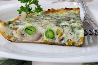 Фриттата с копченой скумбрией и зеленым горошком