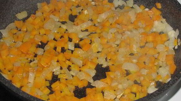 ШАГ 4. фриттата с копченой скумбрией и зеленым горошком