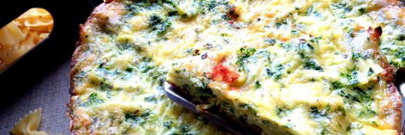 Фриттата с макаронами и шпинатом