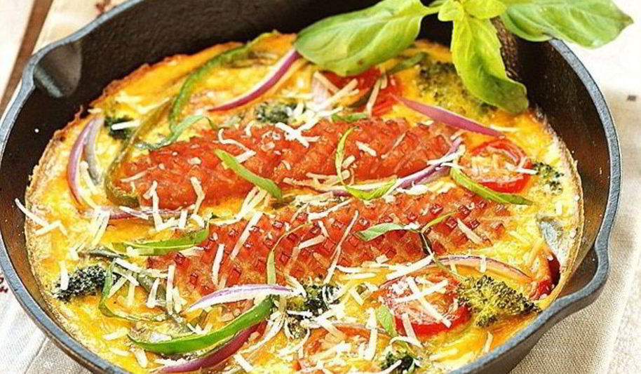 Рецепт фриттата с сосисками и овощами