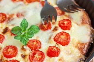 Фриттата с цукини и томатами