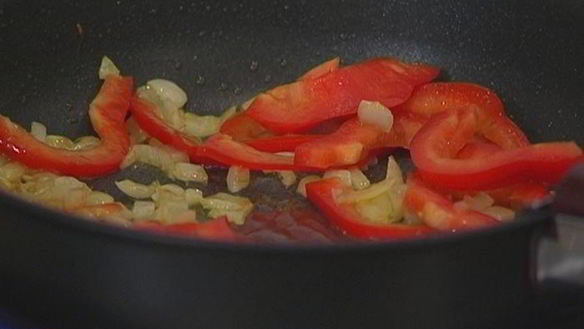 ШАГ 5. фриттата с тунцом, кабачком и сладким перцем