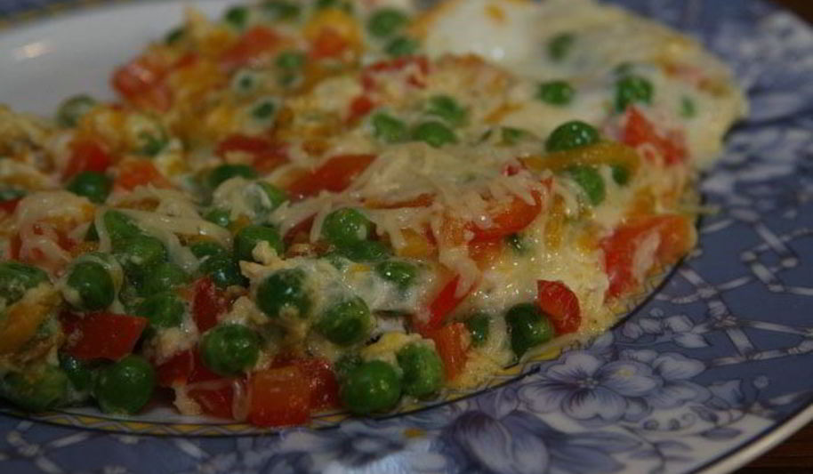 Рецепт фриттата с тыквой, зеленым горошком и сладким перцем