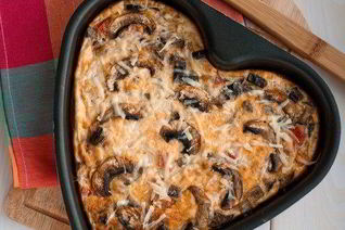 Грибная фриттата с шалфеем и пармезаном