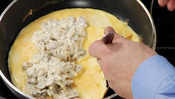 ШАГ 5. омлет и горячий шоколад