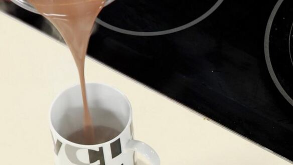 ШАГ 8. омлет и горячий шоколад