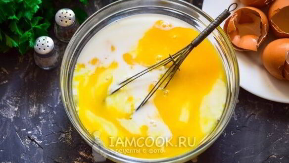 ШАГ 5. омлет на сковороде