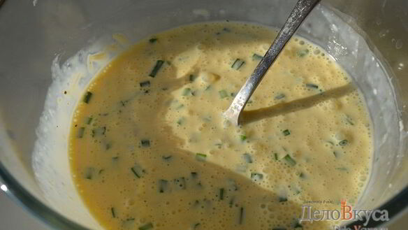 ШАГ 6. омлет с беконом в формочках