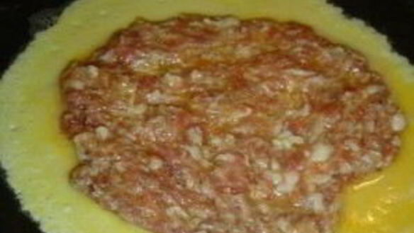 ШАГ 6. омлет с фаршем