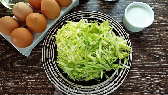 ШАГ 4. омлет с кабачком в духовке