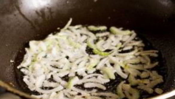 ШАГ 4. омлет с лисичками