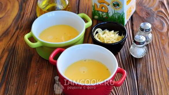 ШАГ 4. омлет с молоком в микроволновке