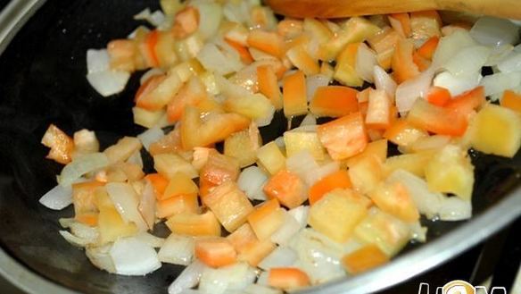 ШАГ 3. омлет с овощами