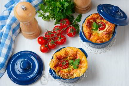 Омлет с помидорами и сыром в духовке