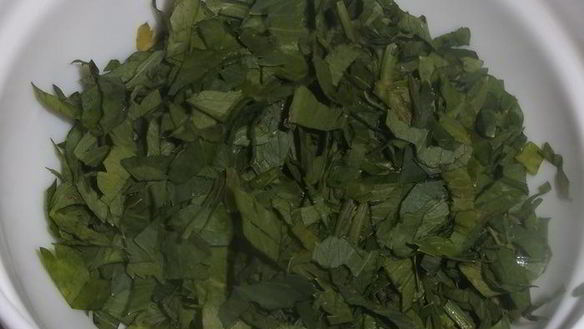 ШАГ 2. омлет с сельдереем