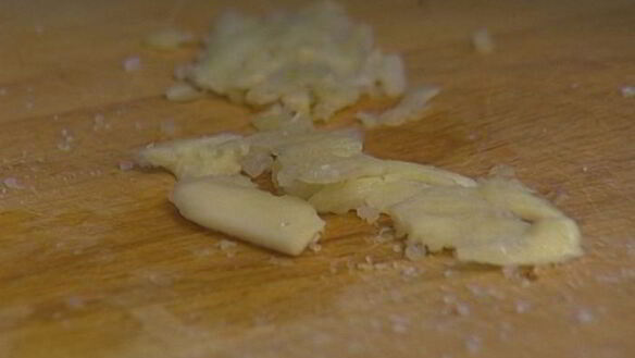 ШАГ 3. омлет с сельдью