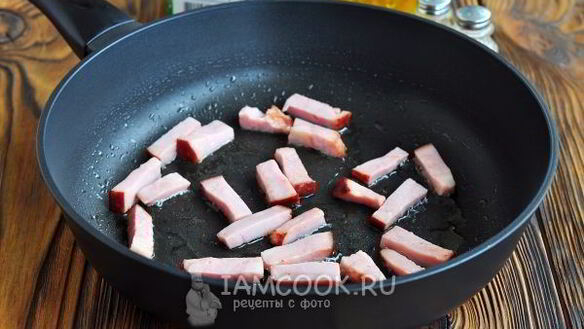 ШАГ 5. омлет с ветчиной и сыром на сковороде