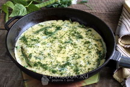 Омлет с зеленым горошком и стручковой фасолью
