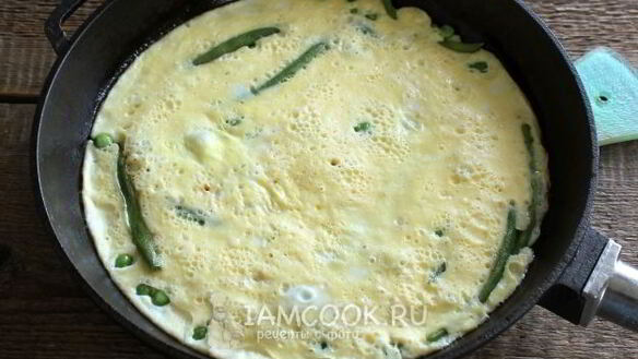 ШАГ 8. омлет с зеленым горошком и стручковой фасолью