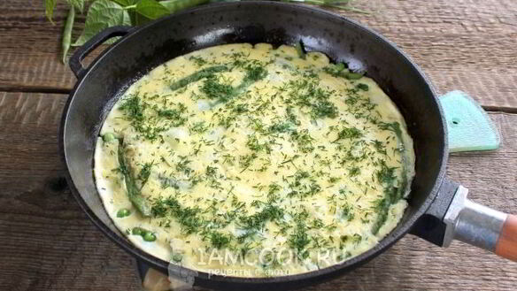 ШАГ 9. омлет с зеленым горошком и стручковой фасолью