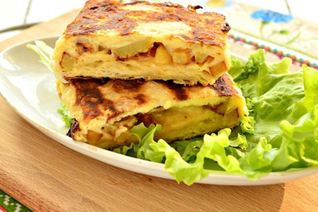 Омлет с жареной картошкой в лаваше