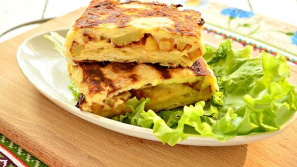 ШАГ 3. омлет с жареной картошкой в лаваше