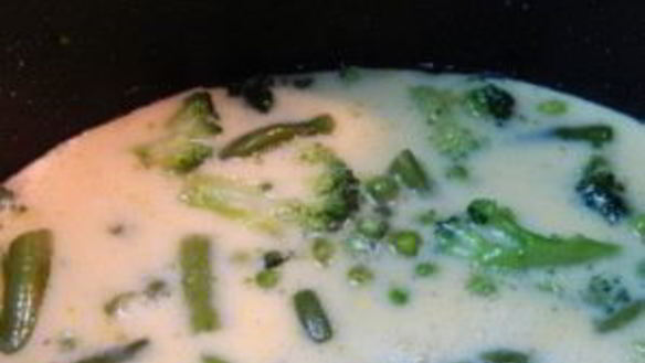 ШАГ 3. омлет в мультиварке скарлет