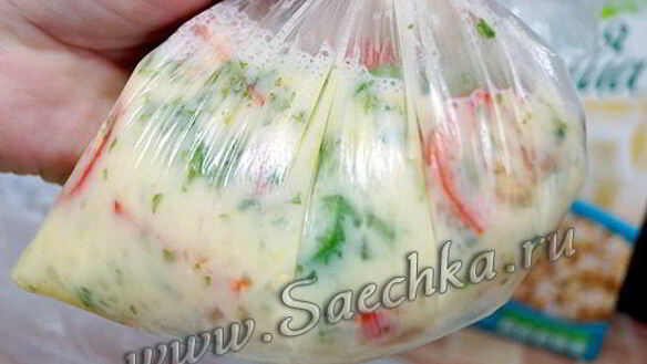 ШАГ 3. омлет в пакете