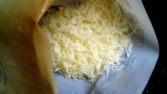 ШАГ 8. омлетный цветочек под сыром джюгас