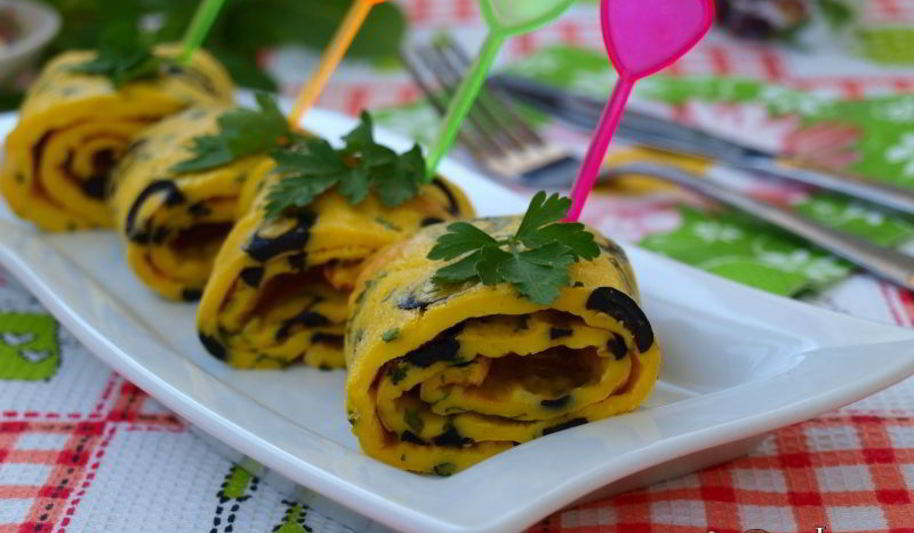 Рецепт рулет-омлет с маслинами в духовке