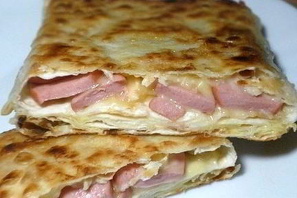 Сырный омлет Ека в лаваше