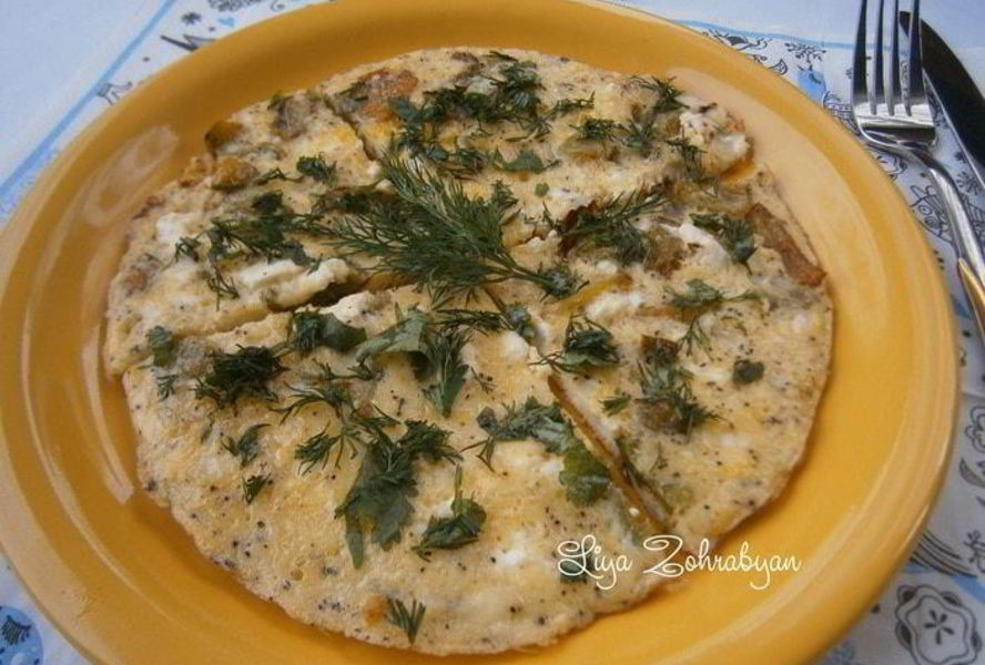 Вкусный завтрак — омлет с творогом