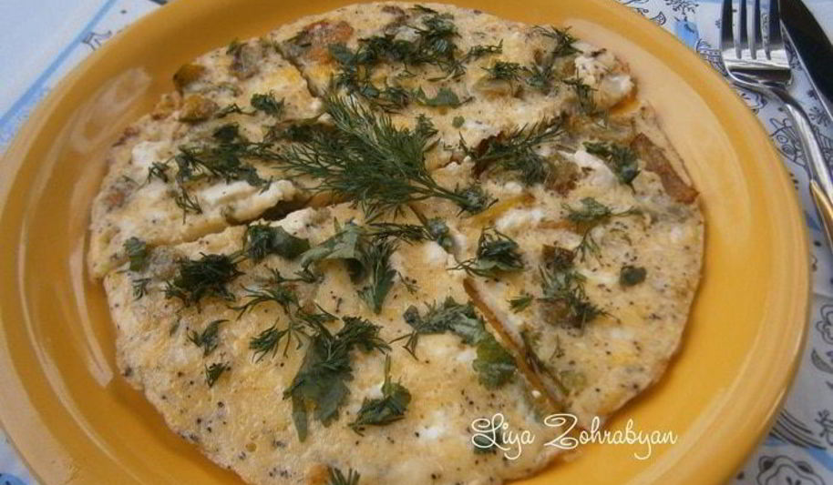 Рецепт вкусный завтрак — омлет с творогом