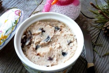 Паштет из фасоли с черносливом
