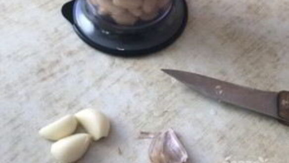 ШАГ 2. паштет из фасоли с прованскими травами