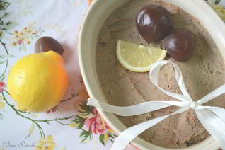 Паштет из куриной печени с каштанами, шампанским и цедрой лимона