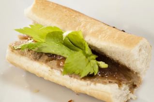 Паштет из куриной печенки с луковым конфитюром