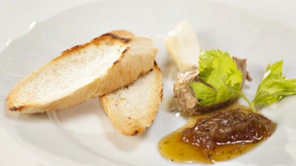 ШАГ 5. паштет из куриной печенки с луковым конфитюром